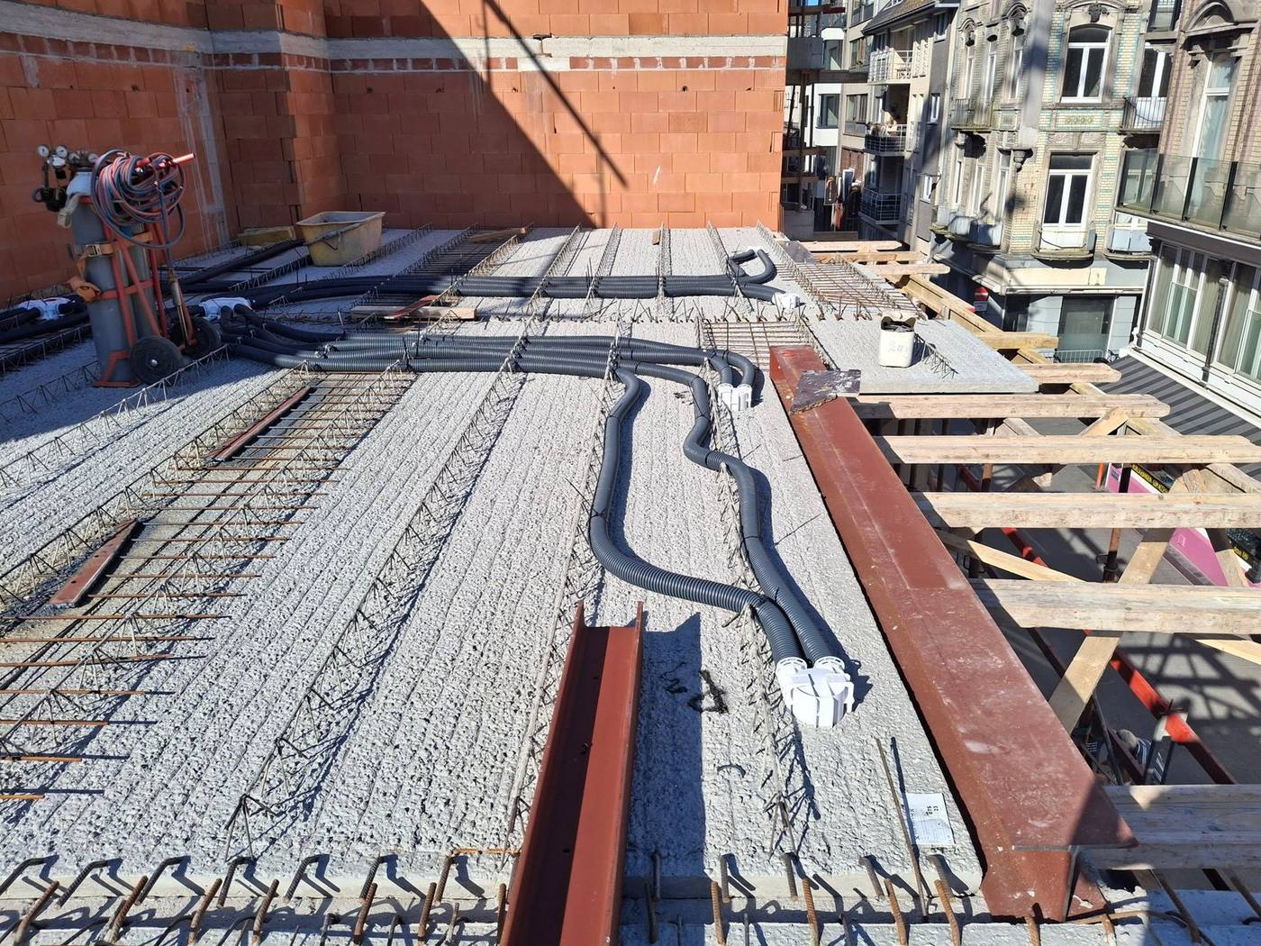 Woonproject: ventilatiekanalen ingestort in de druklaag